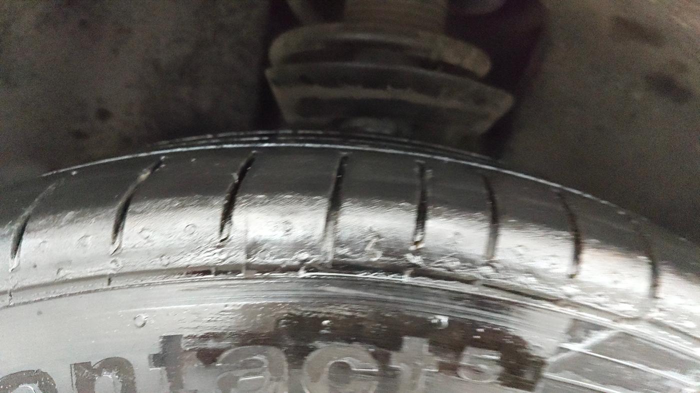 2021 Tata Safari XZA PLUS, Diesel, Automatic, 1,16,746 km, Left Front Tyre Tread