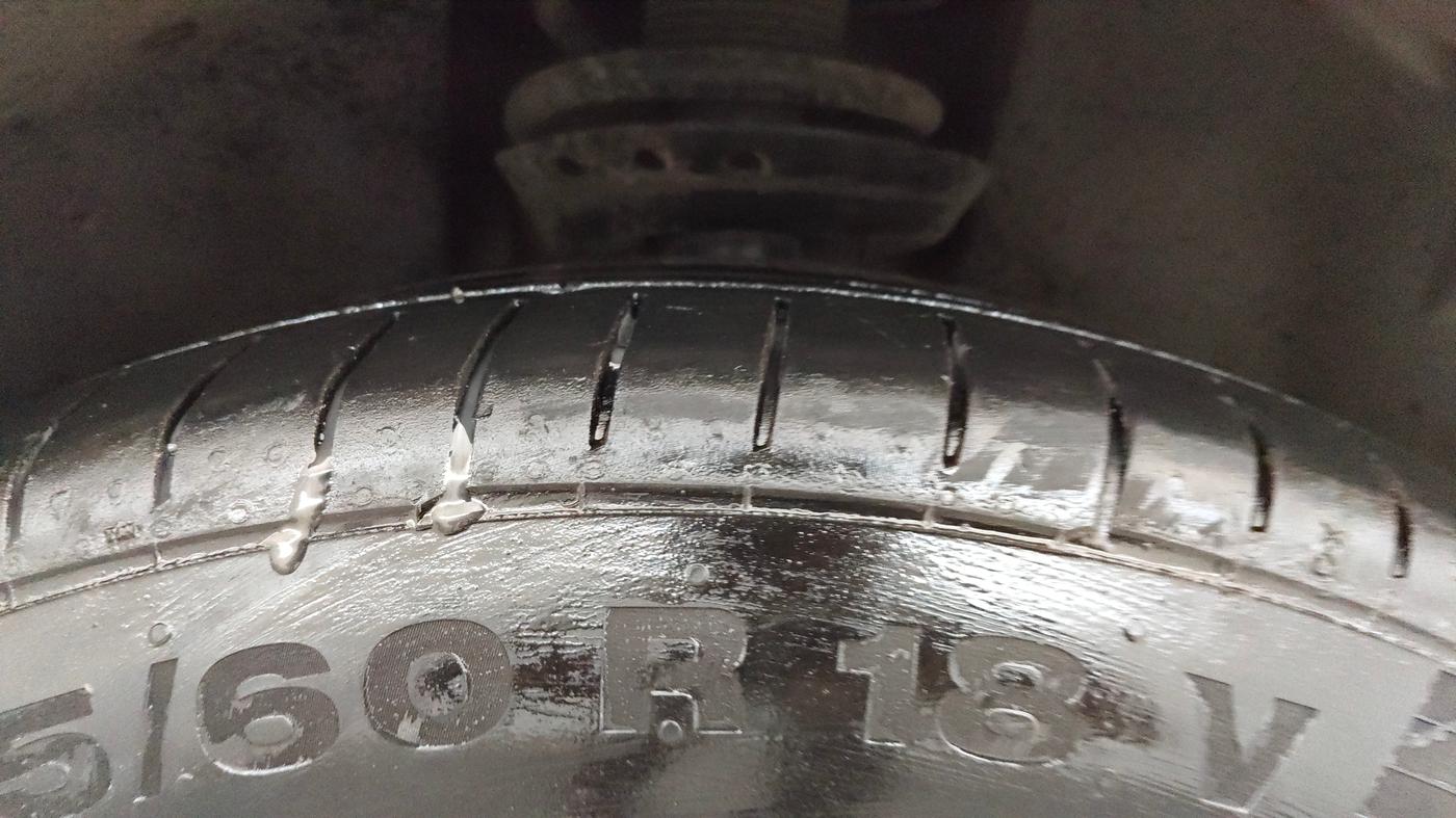 2021 Tata Safari XZA PLUS, Diesel, Automatic, 1,16,746 km, Right Front Tyre Tread