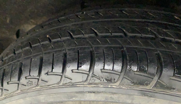 2016 Maruti Baleno DELTA PETROL 1.2, Petrol, Manual, 20,755 km, Left Rear Tyre Tread