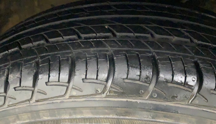 2016 Maruti Baleno DELTA PETROL 1.2, Petrol, Manual, 20,755 km, Right Front Tyre Tread