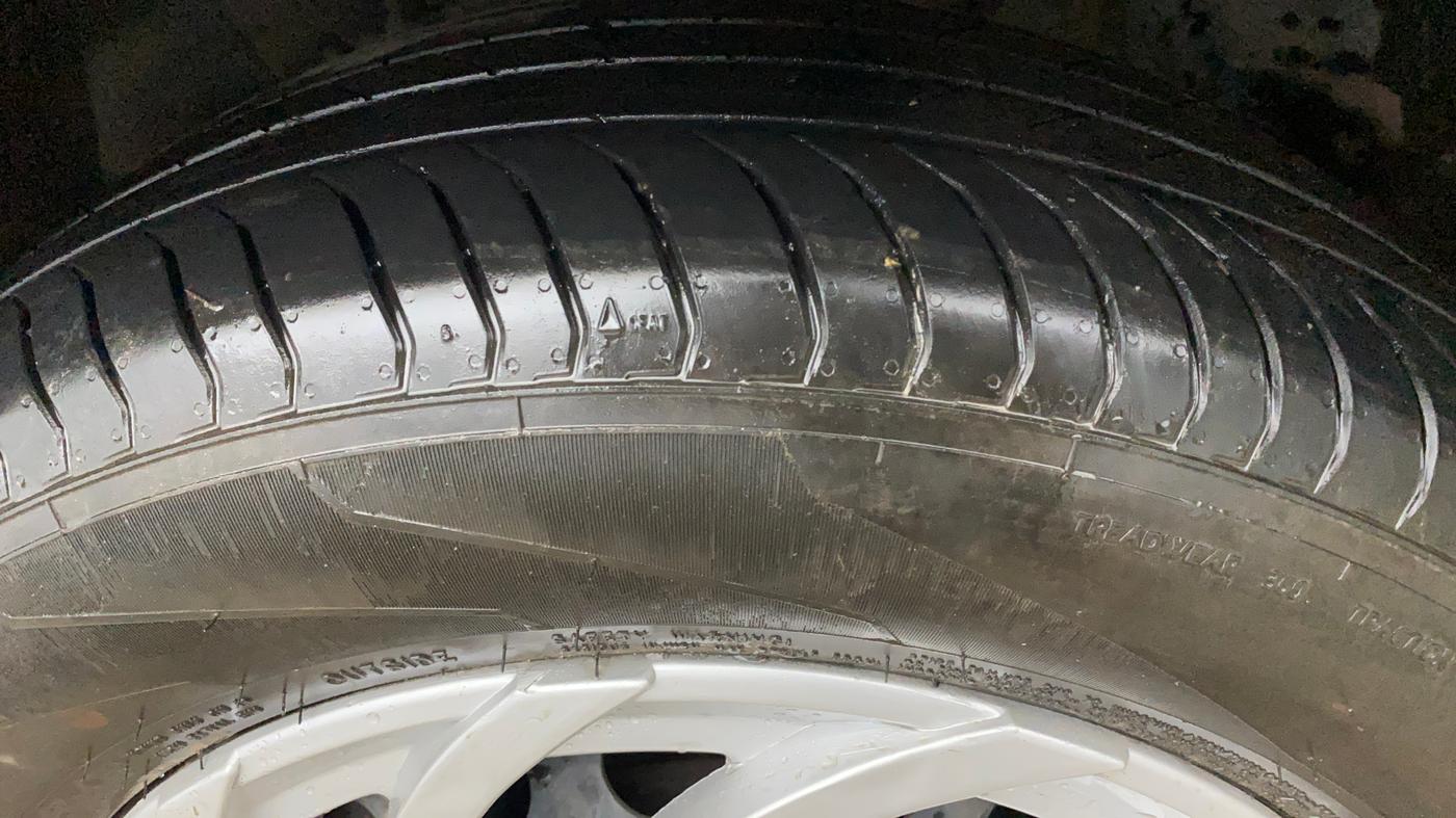 2018 Tata NEXON XMA PETROL, Petrol, Automatic, 72,421 km, Left Front Tyre Tread