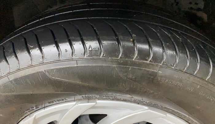 2018 Tata NEXON XMA PETROL, Petrol, Automatic, 72,421 km, Left Front Tyre Tread