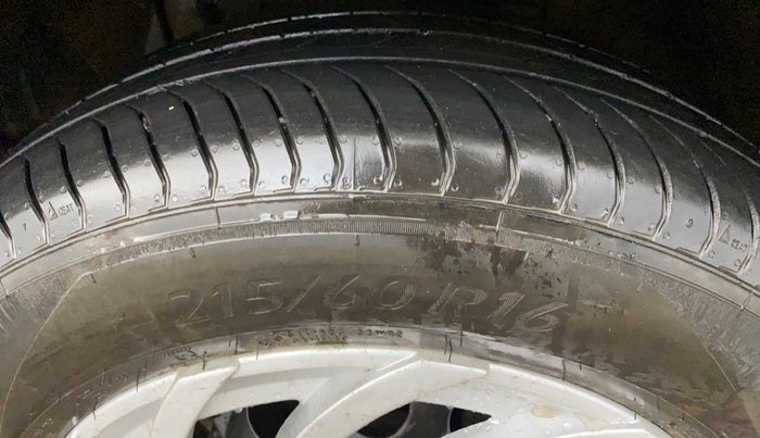 2018 Tata NEXON XMA PETROL, Petrol, Automatic, 72,421 km, Right Front Tyre Tread