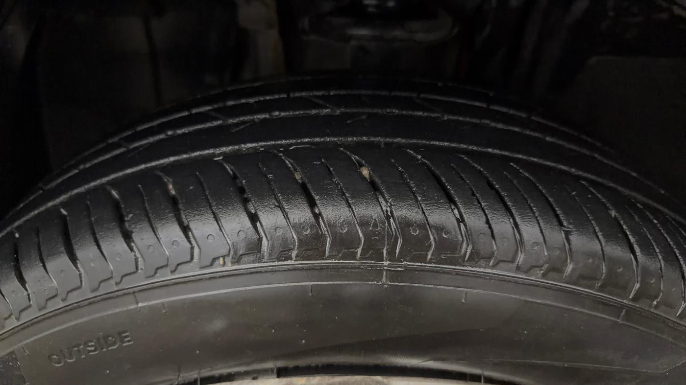 2024 Renault Kiger RXE MT, Petrol, Manual, 13,868 km, Left Front Tyre Tread