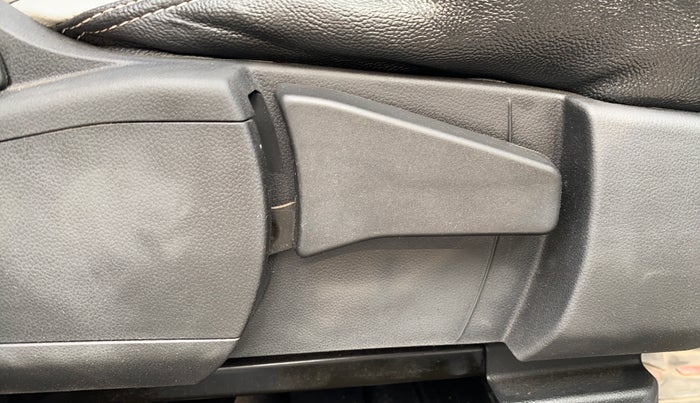 2021 Renault TRIBER RXZ AMT, Petrol, Automatic, 18,702 km, Driver Side Adjustment Panel