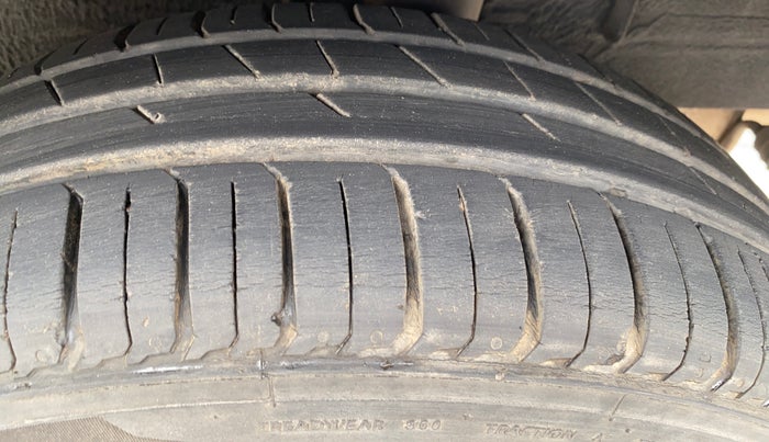 2021 Renault TRIBER RXZ AMT, Petrol, Automatic, 18,702 km, Left Rear Tyre Tread