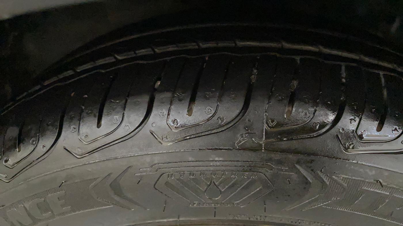 2018 Ford FREESTYLE TITANIUM 1.5 DIESEL, Diesel, Manual, 1,15,126 km, Right Front Tyre Tread