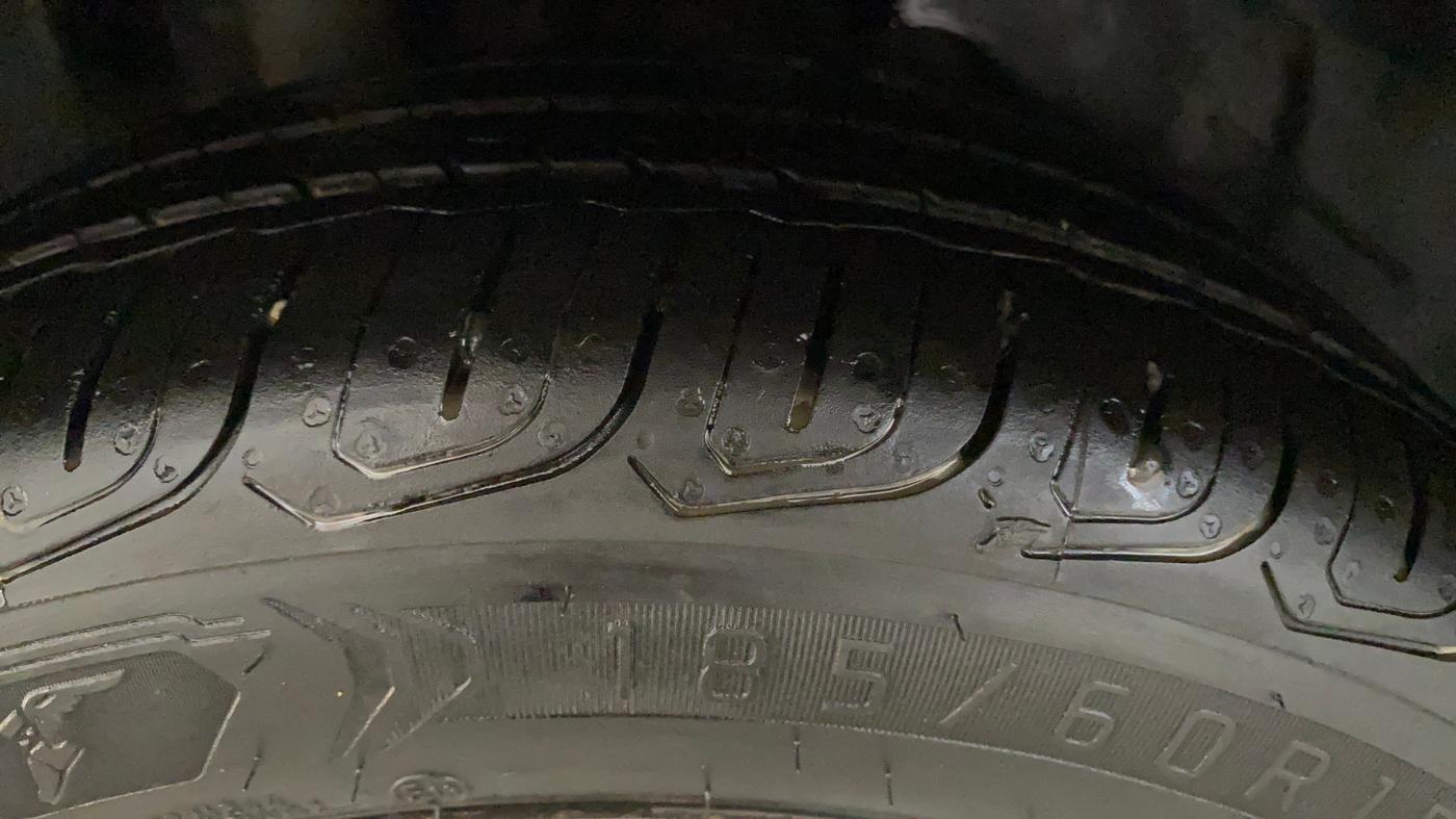 2018 Ford FREESTYLE TITANIUM 1.5 DIESEL, Diesel, Manual, 1,15,126 km, Right Rear Tyre Tread