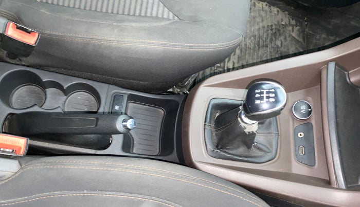 2018 Ford FREESTYLE TITANIUM 1.5 DIESEL, Diesel, Manual, 1,15,215 km, Gear Lever