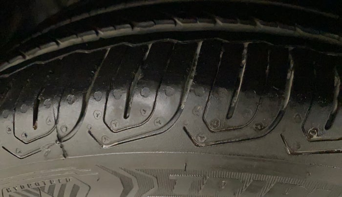 2018 Ford FREESTYLE TITANIUM 1.5 DIESEL, Diesel, Manual, 1,15,215 km, Left Front Tyre Tread