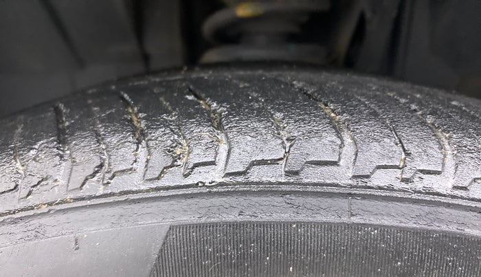 2021 Nissan MAGNITE XV PREMIUM, Petrol, Manual, 41,277 km, Left Front Tyre Tread
