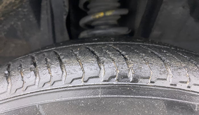 2021 Nissan MAGNITE XV PREMIUM, Petrol, Manual, 41,277 km, Right Front Tyre Tread