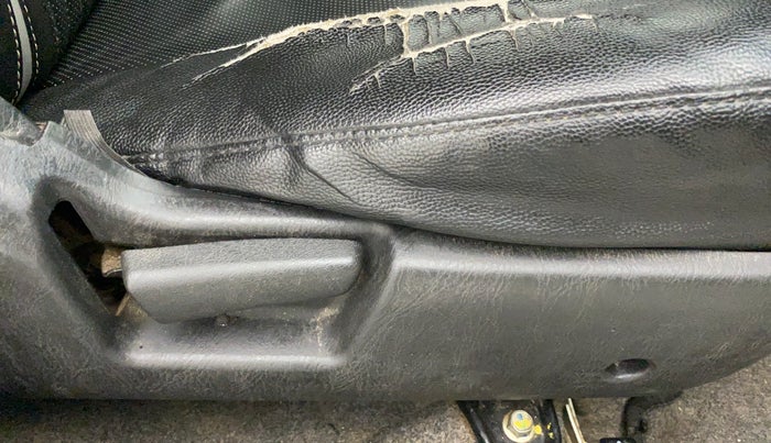 2019 Maruti Alto LXI CNG, CNG, Manual, 98,605 km, Driver Side Adjustment Panel