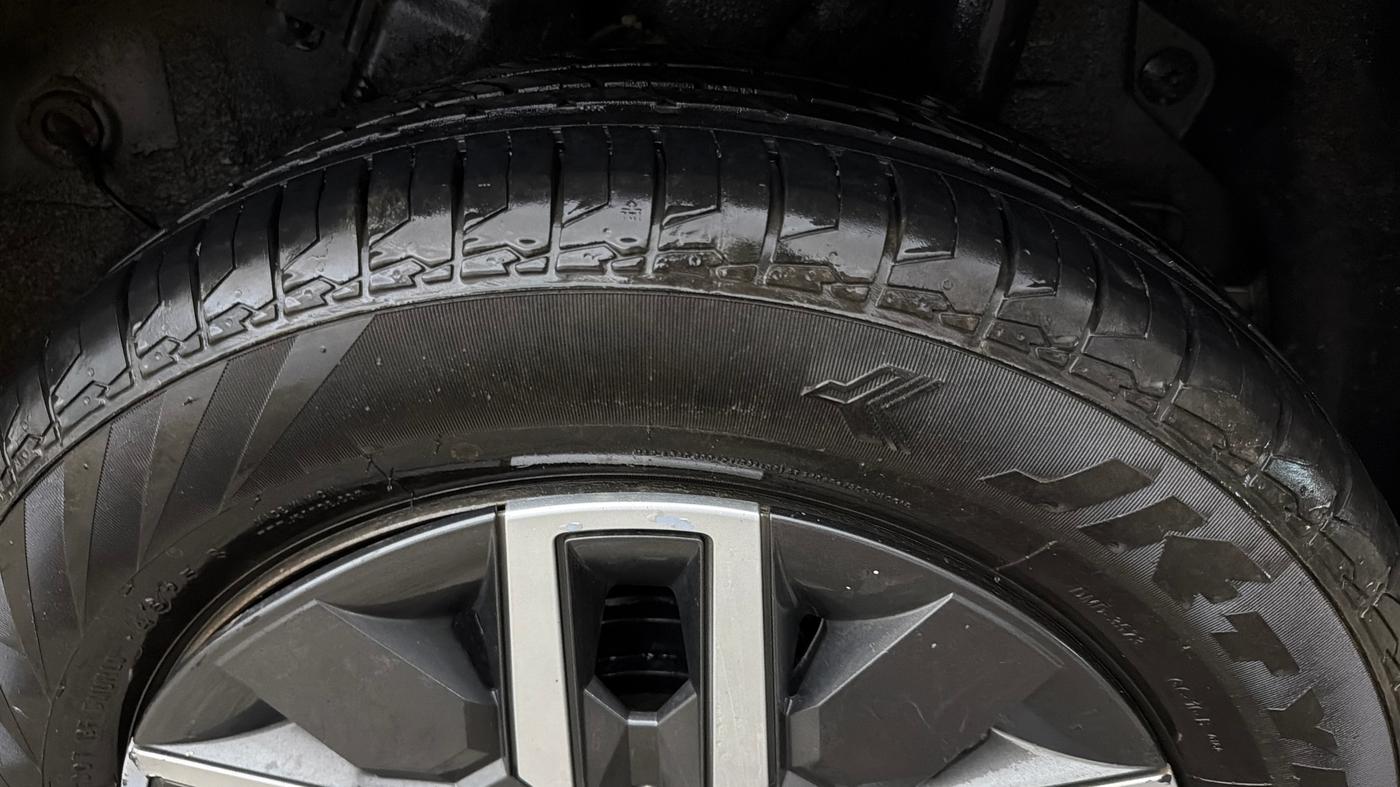 2024 Hyundai VENUE S (O) 1.0 Turbo Petrol DCT, Petrol, Automatic, 80,424 km, Left Rear Tyre Tread