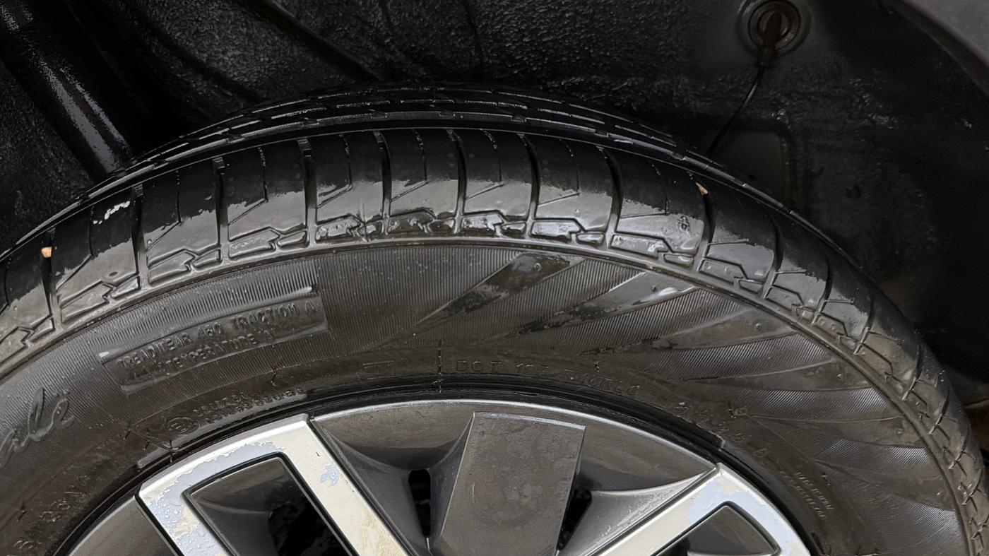 2024 Hyundai VENUE S (O) 1.0 Turbo Petrol DCT, Petrol, Automatic, 80,424 km, Right Rear Tyre Tread