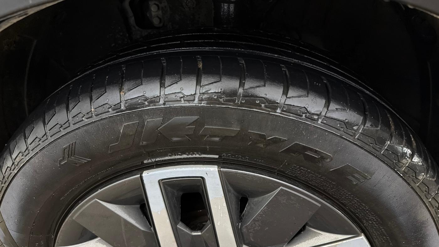 2024 Hyundai VENUE S (O) 1.0 Turbo Petrol DCT, Petrol, Automatic, 80,424 km, Left Front Tyre Tread