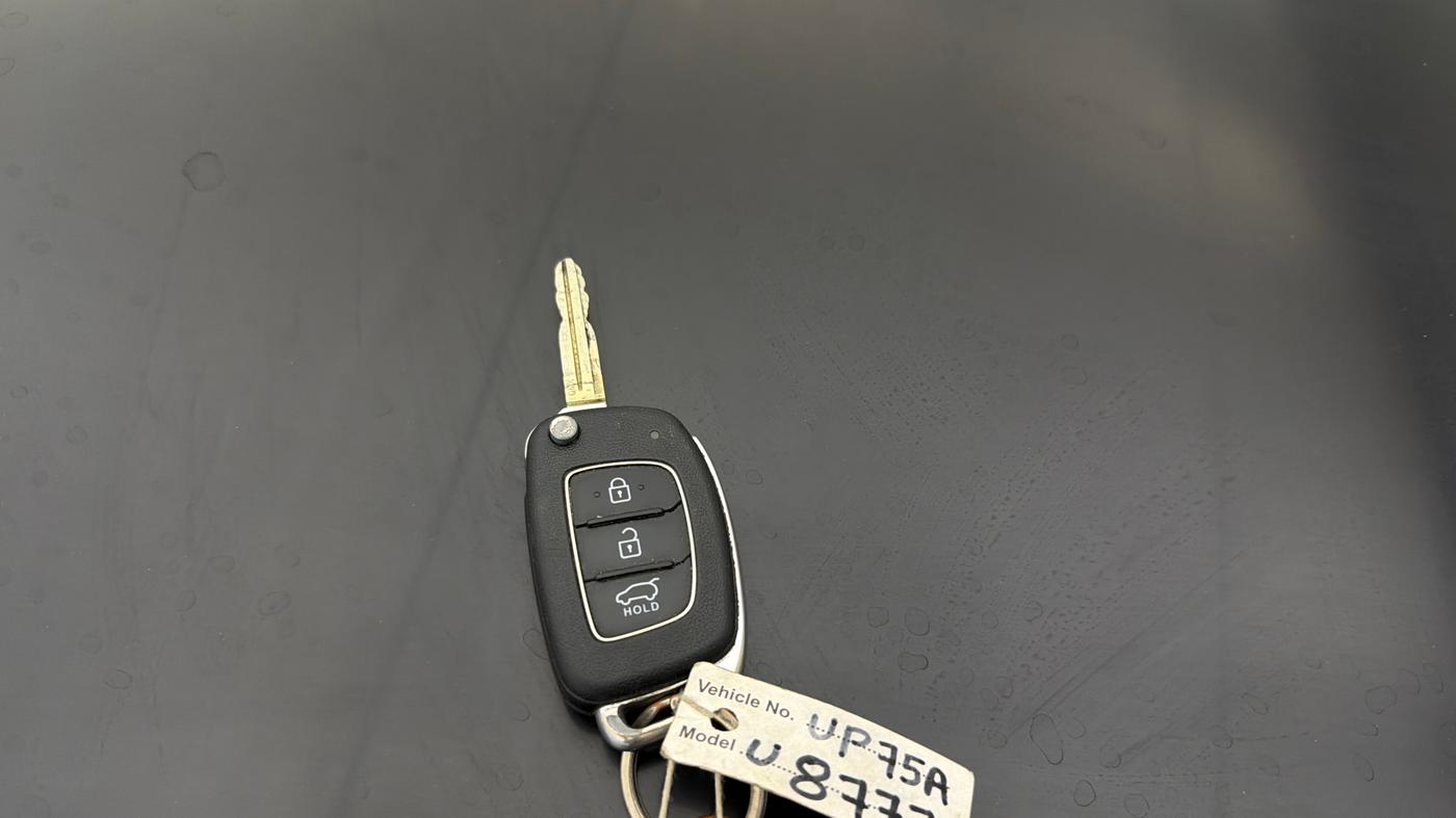 2024 Hyundai VENUE S (O) 1.0 Turbo Petrol DCT, Petrol, Automatic, 80,424 km, Key Close Up