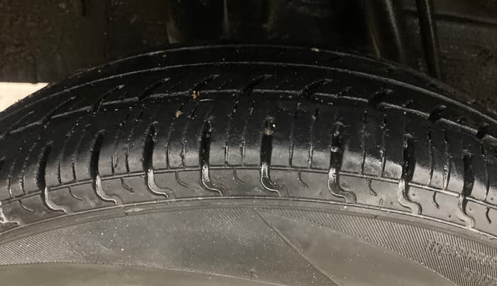 2018 Renault Kwid RXT 1.0 (O), Petrol, Manual, 30,063 km, Right Rear Tyre Tread