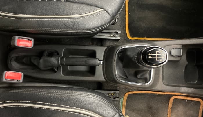 2018 Renault Kwid RXT 1.0 (O), Petrol, Manual, 30,063 km, Gear Lever