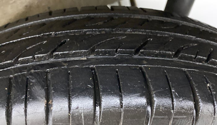 2012 Maruti Wagon R 1.0 VXI, Petrol, Manual, 67,609 km, Left Rear Tyre Tread