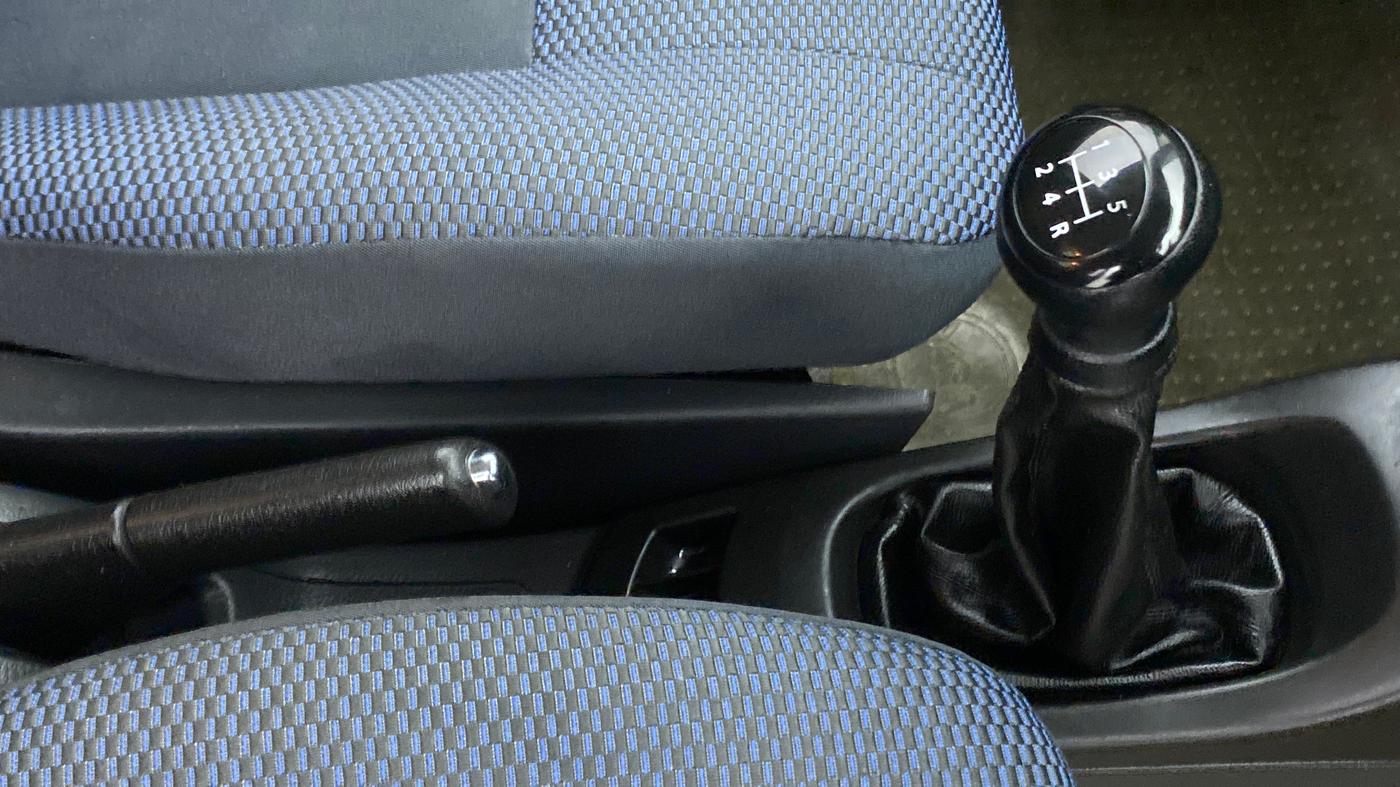2012 Maruti Wagon R 1.0 VXI, Petrol, Manual, 67,609 km, Gear Lever