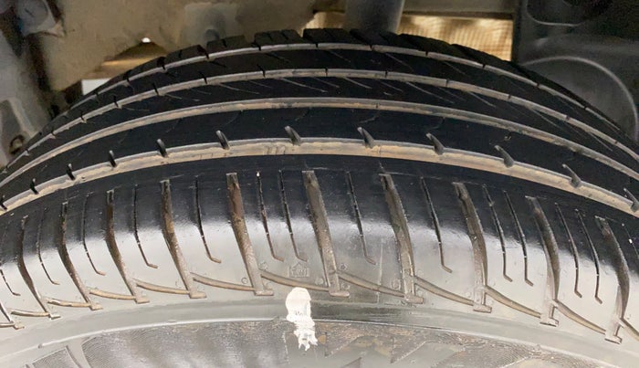 2018 Renault Duster RXS CVT 106 PS, Petrol, Automatic, 17,200 km, Left Rear Tyre Tread