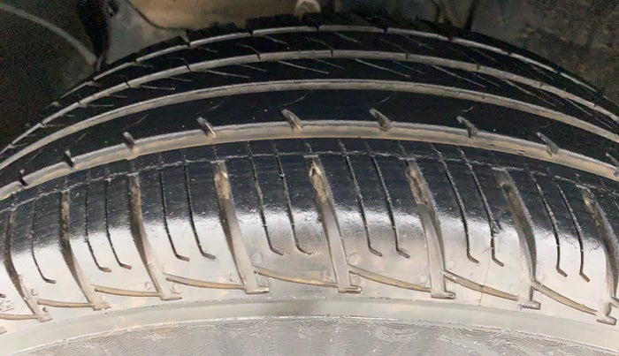 2018 Renault Duster RXS CVT 106 PS, Petrol, Automatic, 17,200 km, Left Front Tyre Tread