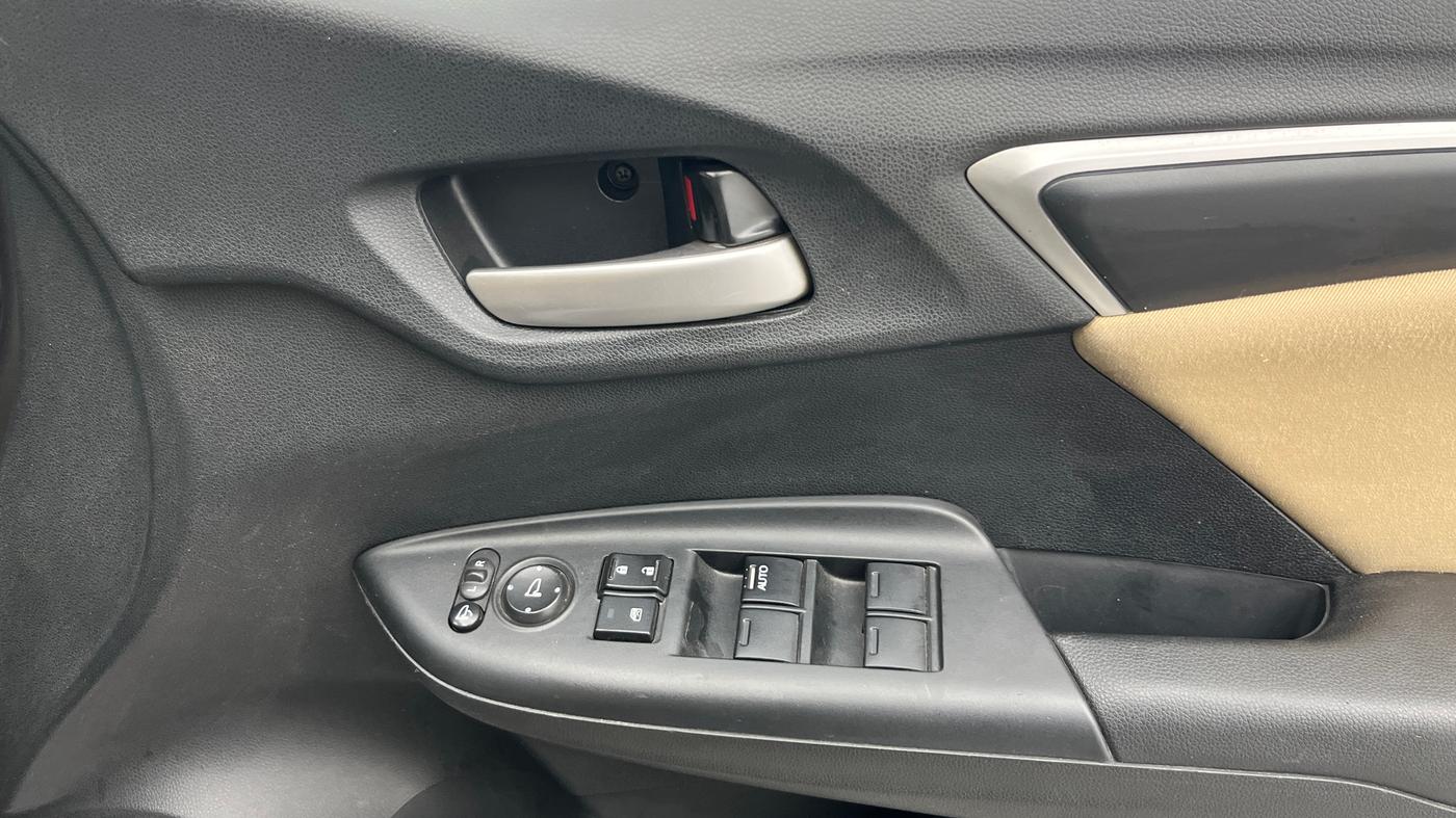 2019 Honda Jazz 1.2L I-VTEC VX CVT, Petrol, Automatic, 27,020 km, Driver Side Door Panels Control
