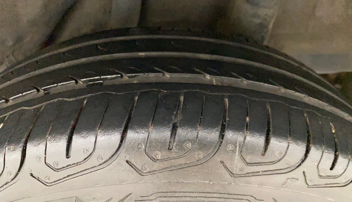 2015 Honda Brio S MT, Petrol, Manual, 53,231 km, Left Rear Tyre Tread