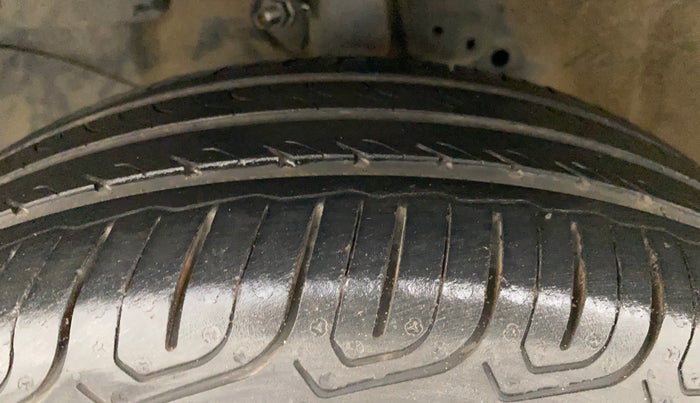 2015 Honda Brio S MT, Petrol, Manual, 53,231 km, Left Front Tyre Tread