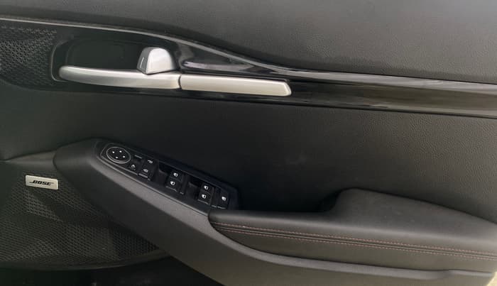 2021 KIA SELTOS GTX PLUS AT 1.5 DIESEL, Diesel, Automatic, 86,321 km, Driver Side Door Panels Control