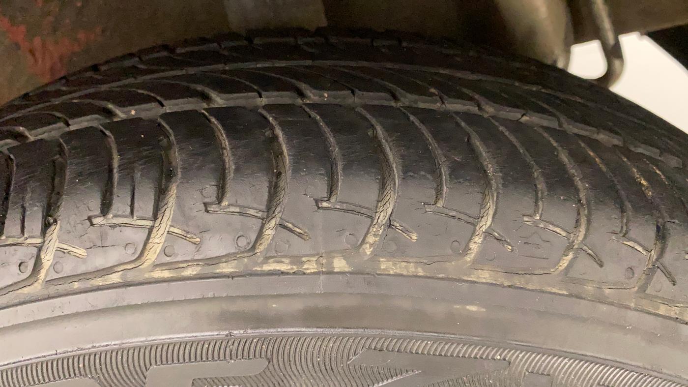 2014 Maruti Celerio VXI AMT, Petrol, Automatic, 28,164 km, Left Rear Tyre Tread
