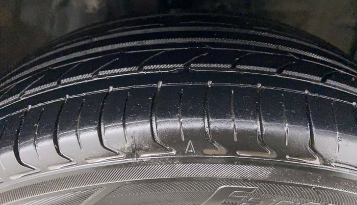 2012 Toyota Etios Liva GD, Diesel, Manual, 49,510 km, Right Front Tyre Tread