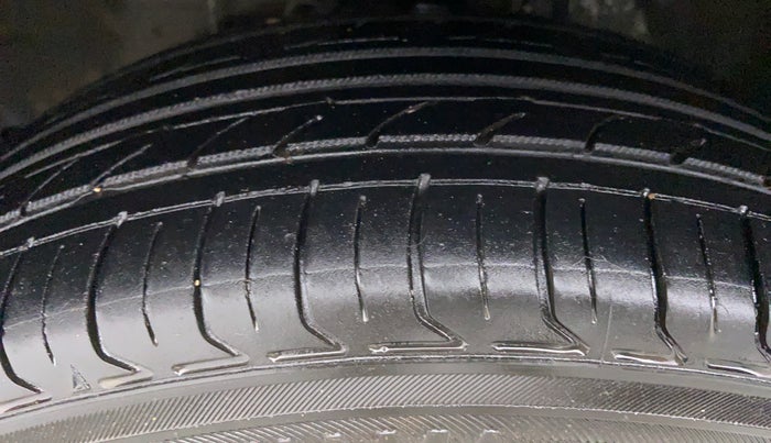 2012 Toyota Etios Liva GD, Diesel, Manual, 49,510 km, Left Front Tyre Tread