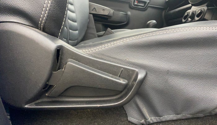 2020 Maruti S PRESSO VXI PLUS AMT, Petrol, Automatic, 58,127 km, Driver Side Adjustment Panel