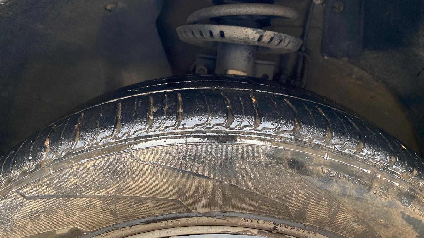 2018 Volkswagen Ameo COMFORTLINE 1.0L, Petrol, Manual, 85,169 km, Left Front Tyre Tread