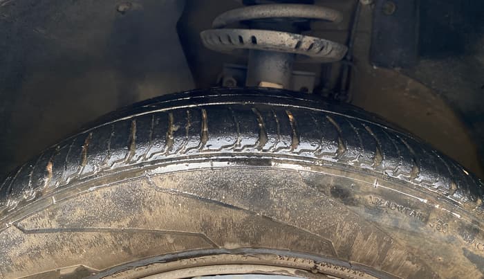 2018 Volkswagen Ameo COMFORTLINE 1.0L, Petrol, Manual, 85,155 km, Left Front Tyre Tread