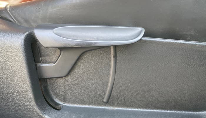 2018 Volkswagen Ameo COMFORTLINE 1.0L, Petrol, Manual, 85,155 km, Driver Side Adjustment Panel