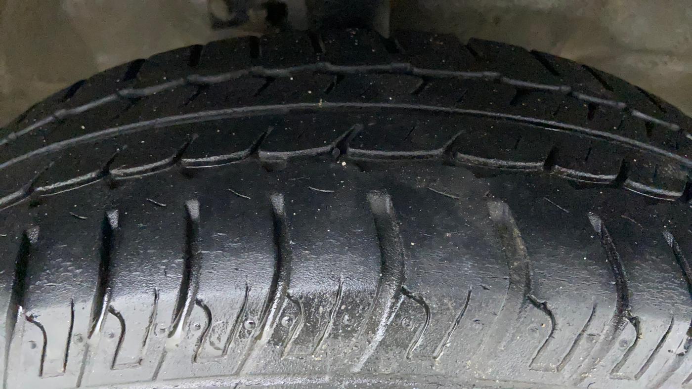 2016 Maruti Wagon R 1.0 VXI, Petrol, Manual, 22,278 km, Right Front Tyre Tread