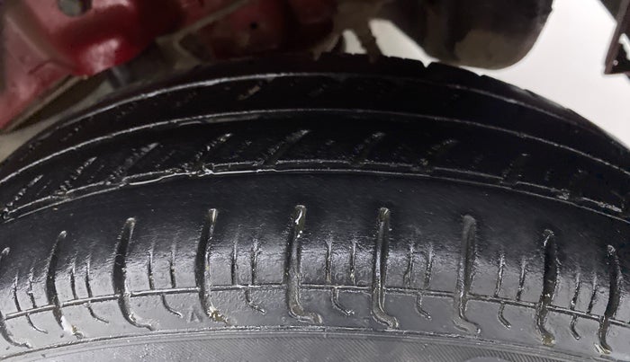 2016 Hyundai Eon ERA PLUS, Petrol, Manual, 28,786 km, Left Rear Tyre Tread