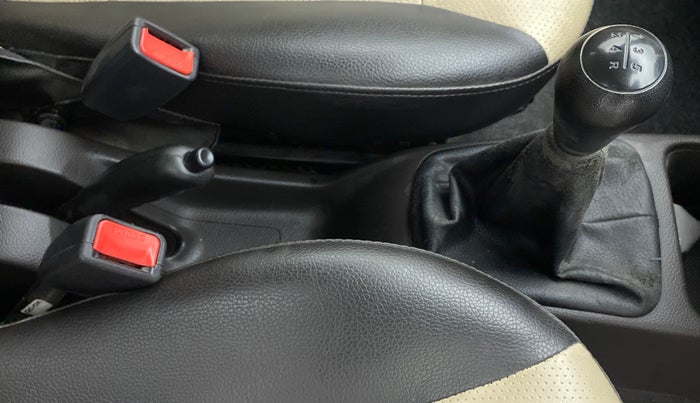 2016 Hyundai Eon ERA PLUS, Petrol, Manual, 28,786 km, Gear Lever
