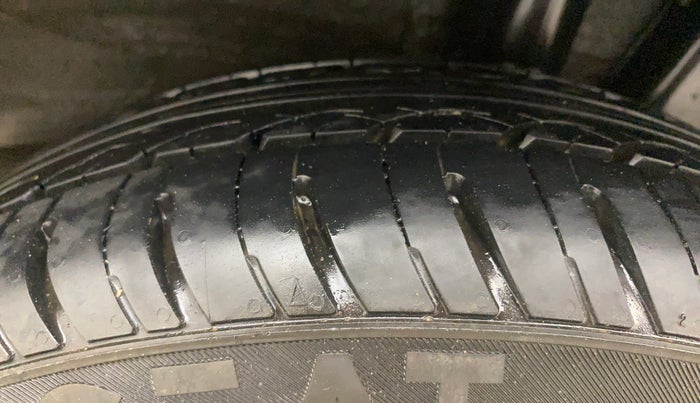 2014 Hyundai Grand i10 SPORTZ 1.2 KAPPA VTVT, Petrol, Manual, 28,456 km, Left Rear Tyre Tread