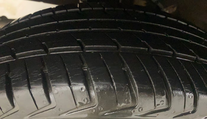 2014 Datsun Go T, Petrol, Manual, 34,570 km, Right Rear Tyre Tread