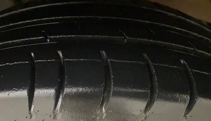 2014 Datsun Go T, Petrol, Manual, 34,570 km, Left Front Tyre Tread