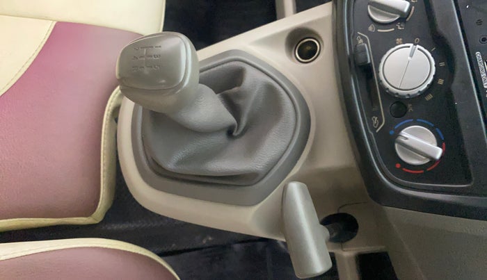 2014 Datsun Go T, Petrol, Manual, 34,570 km, Gear Lever