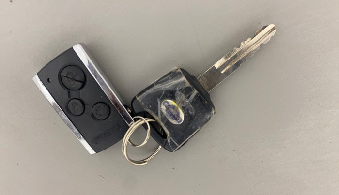 2014 Datsun Go T, Petrol, Manual, 34,570 km, Key Close Up