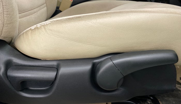 2017 Honda Jazz 1.2 V AT, Petrol, Automatic, 57,348 km, Driver Side Adjustment Panel