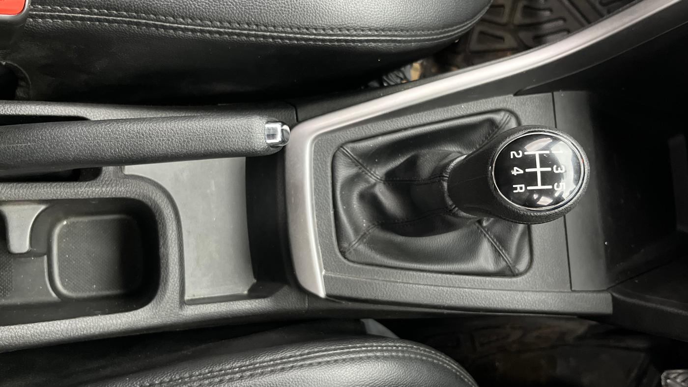 2024 Maruti BREZZA VXI, Petrol, Manual, 11,457 km, Gear Lever