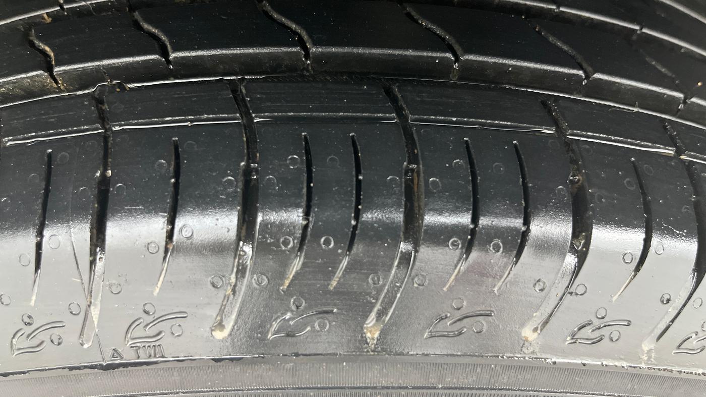 2024 Maruti BREZZA VXI, Petrol, Manual, 11,457 km, Left Front Tyre Tread