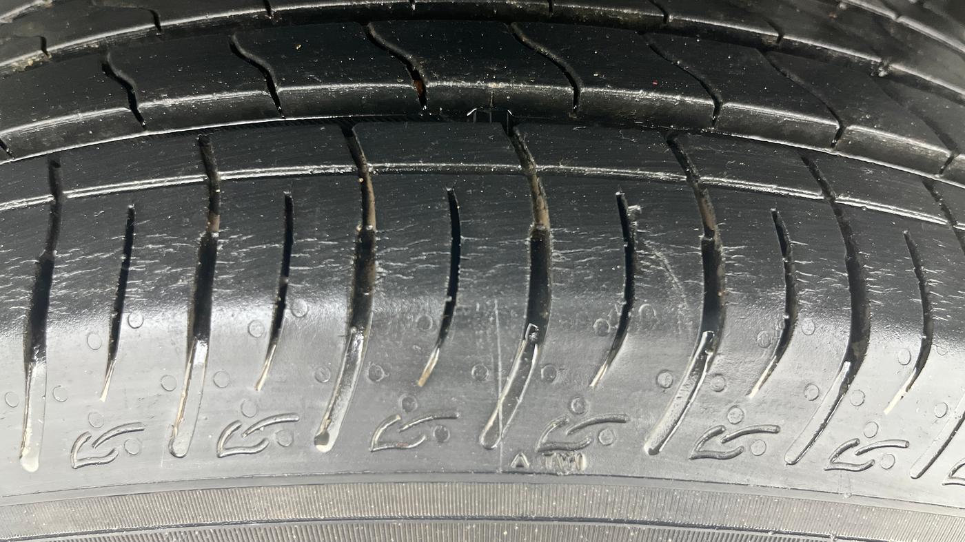 2024 Maruti BREZZA VXI, Petrol, Manual, 11,457 km, Left Rear Tyre Tread